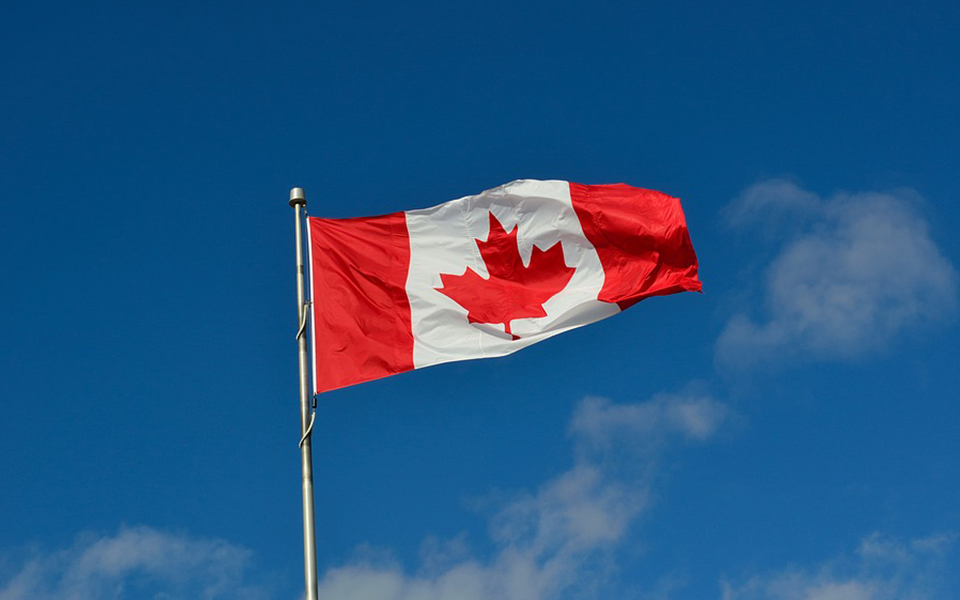 EUA suspendem tarifas sobre o Canad&aacute;: trocas comerciais entre ambos valem 900 mil milh&otilde;es