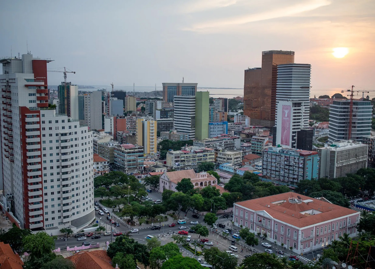 Angola: uma urg&ecirc;ncia estrat&eacute;gica,  n&atilde;o uma op&ccedil;&atilde;o