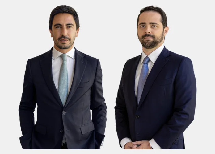 Proen&ccedil;a de Carvalho  no Porto e atento  a novas oportunidades