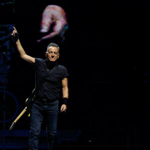 Bruce Springsteen, Schwarzenegger e Seinfeld são alguns dos mais recentes bilionários mundiais