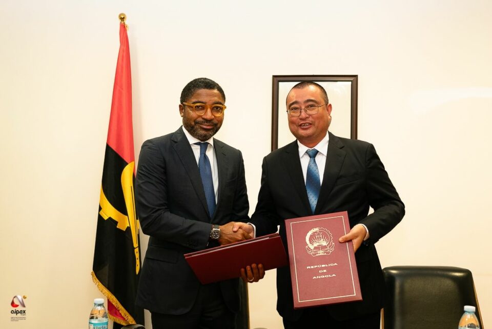 Angola: AIPEX e EVERWOOD assinam contrato que prev&ecirc; investimento de 750 milh&otilde;es de d&oacute;lares em projeto agroindustrial