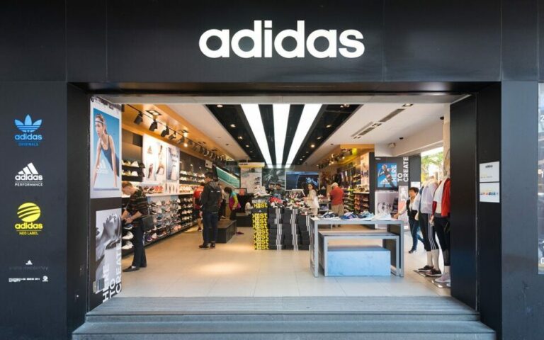 Adidas: Corte nos empregos pode reduzir custos e aumentar margens, dizem analistas