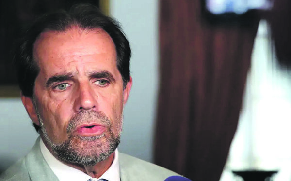 Novo Governo da Madeira tem oito secretarias e manteve dois secretários