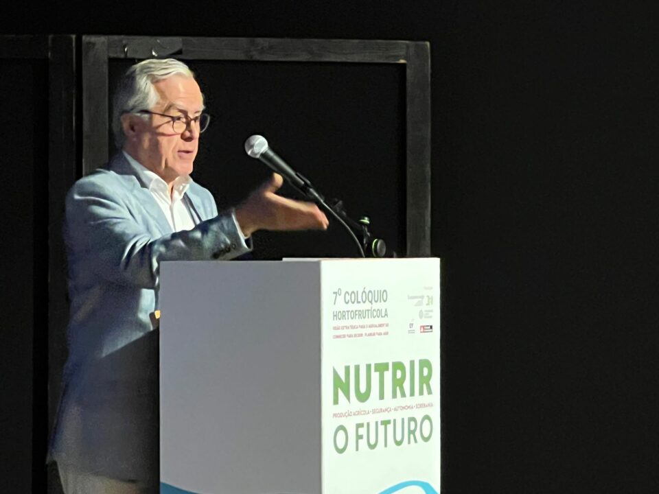Presidente da CAP: "Agricultura &eacute; um sector para dar lucro" e tem de haver &aacute;gua e m&atilde;o de obra