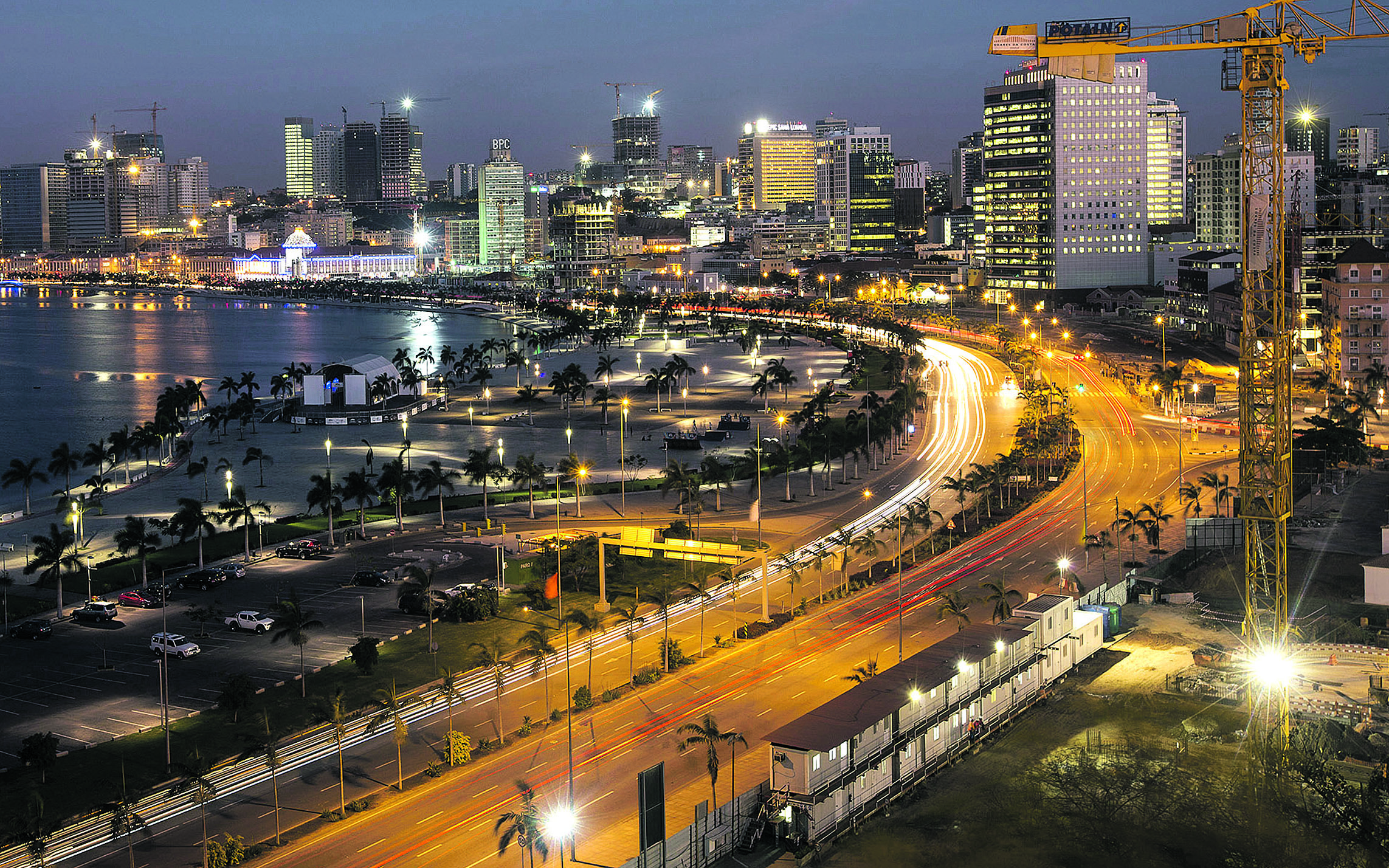 Angola  acelera privatizações  da ENSA Seguros e TVCabo