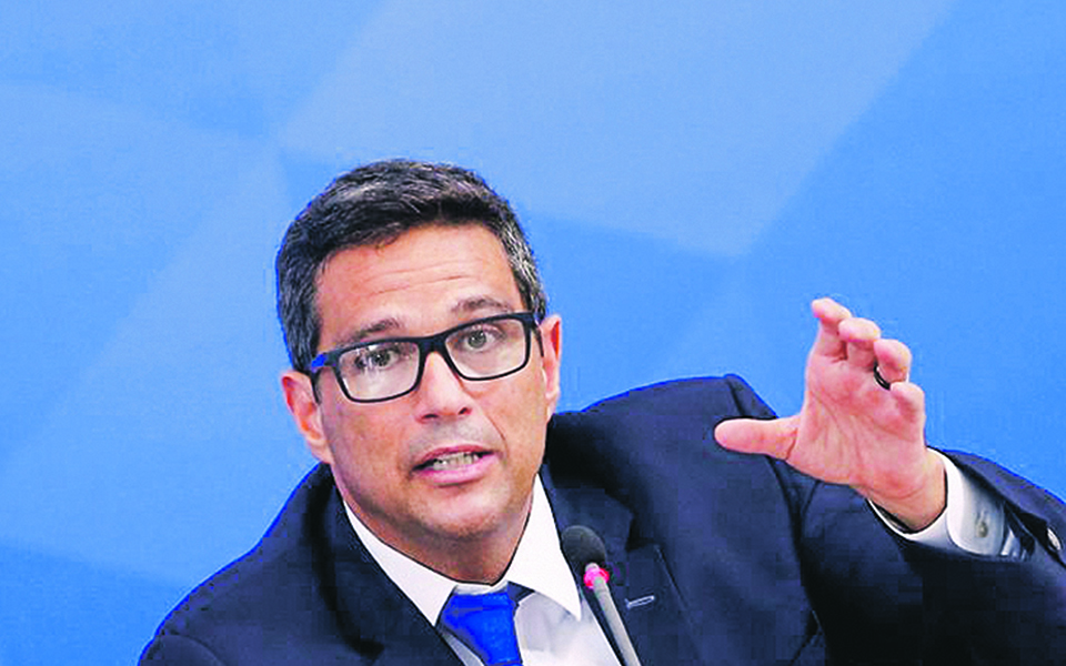 Banco Central do Brasil reduz ritmo de corte  de juros diretores