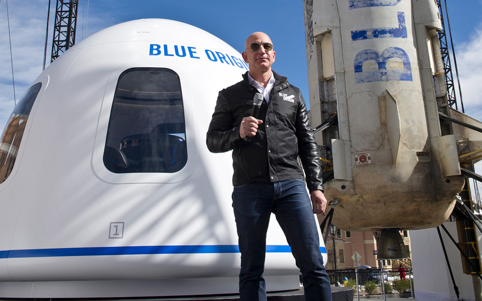 Jeff Bezos: Dono da Amazon prestes a cumprir um sonho  com 40 anos:  viajar para o espaço