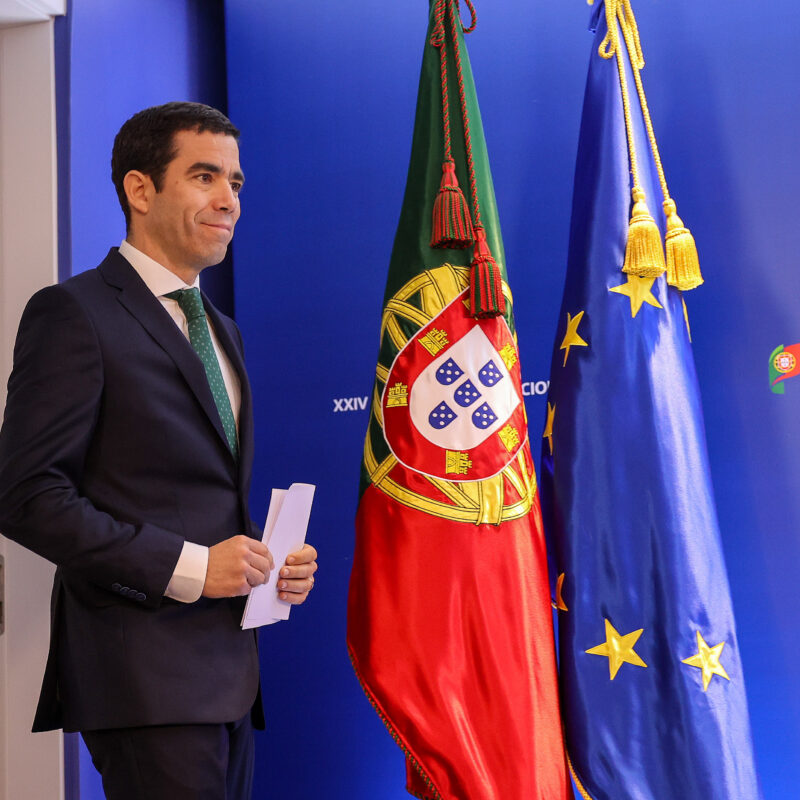"Deve ficar quem cumpre as regras." Governo quer acabar com etapas que atrasam afastamento de ilegais