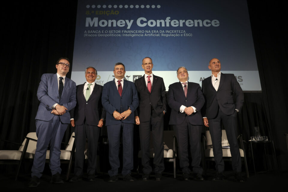 Miguel Maya: "em 2011 foram três bancos portugueses que salvaram o país" mas CEO do BPI diz que "não foi bem assim"