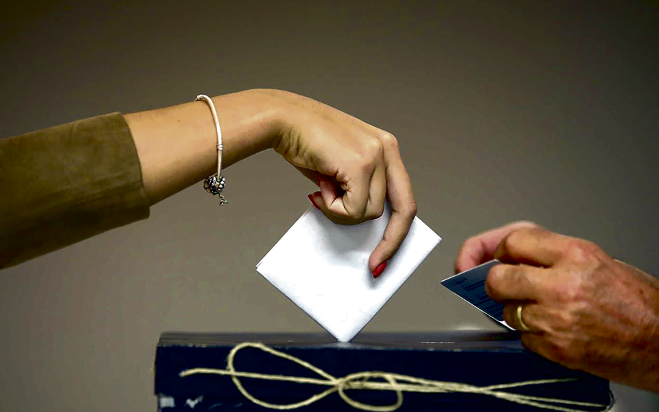 Facilitar voto no estrangeiro permite combater  a abstenção, conclui estudo