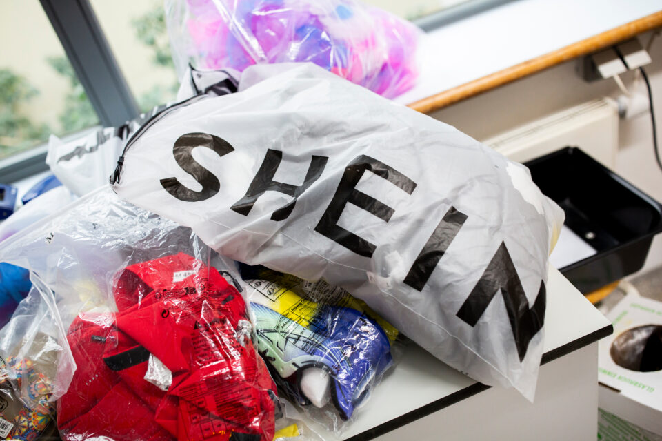 A partir de hoje comprar na Shein, Temu ou Amazon Uk fica mais caro
