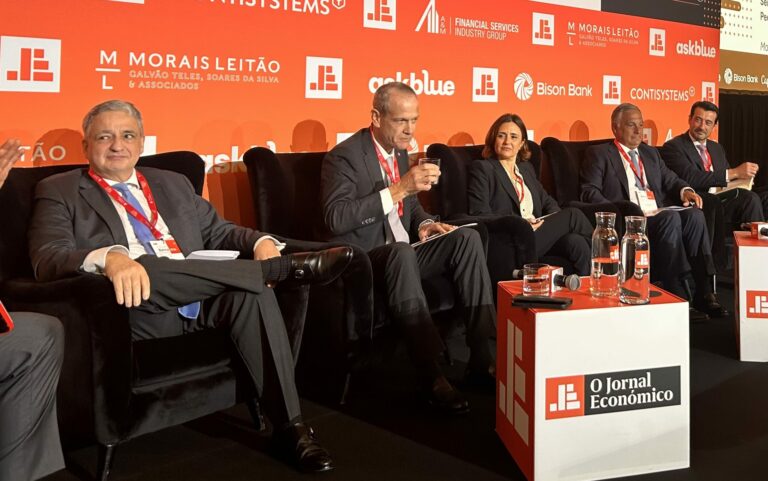 Banca perdeu 14% da rentabilidade em 2025 e fosso entre grandes e pequenos bancos aumentou