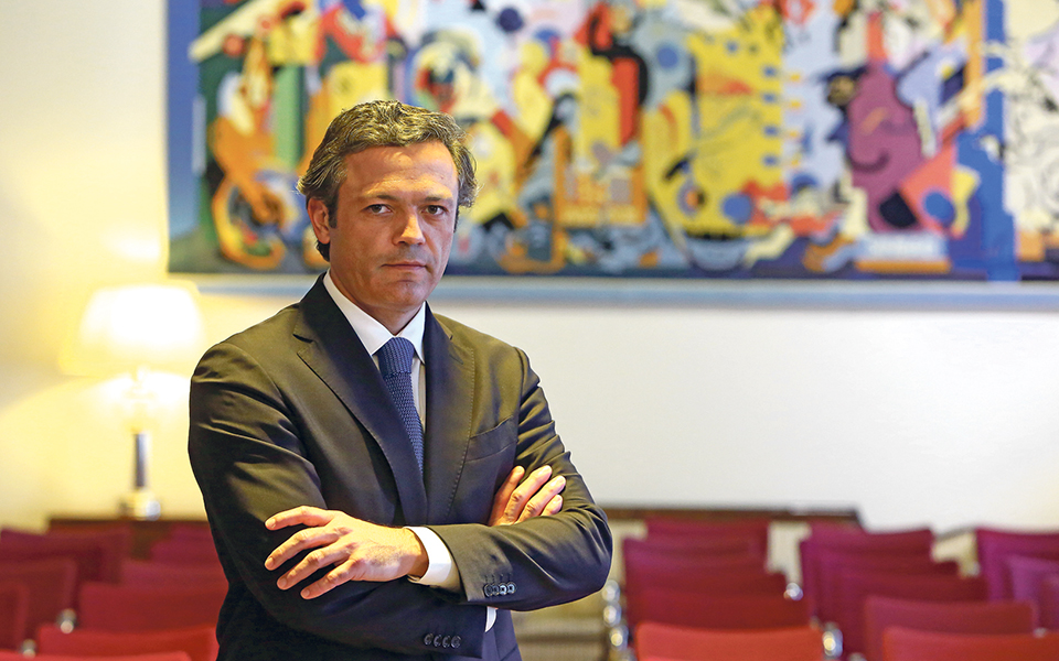 “Lisboa quer impor um garrote financeiro à Região”