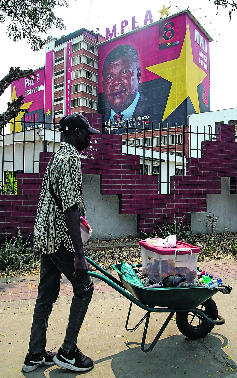 MPLA parte na frente para  as eleições, mas poderá perder a maioria absoluta