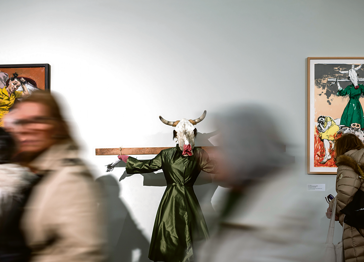 Os figurinos que habitam as hist&oacute;rias  de Paula Rego