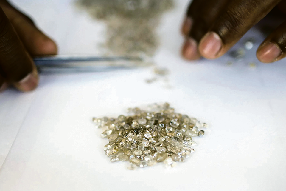 Angola quer atrair privados  para investirem no setor mineiro