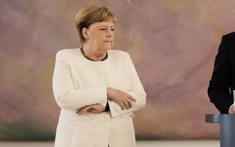 Tremores de Merkel desafiam a fronteira entre privado e público
