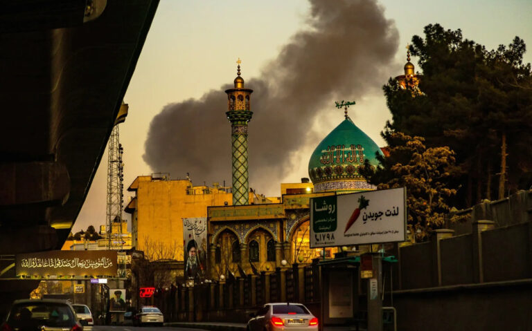 Uma ilha, um porto e um estreito (que n&atilde;o o de Ormuz) s&atilde;o os novos pontos cruciais do petr&oacute;leo