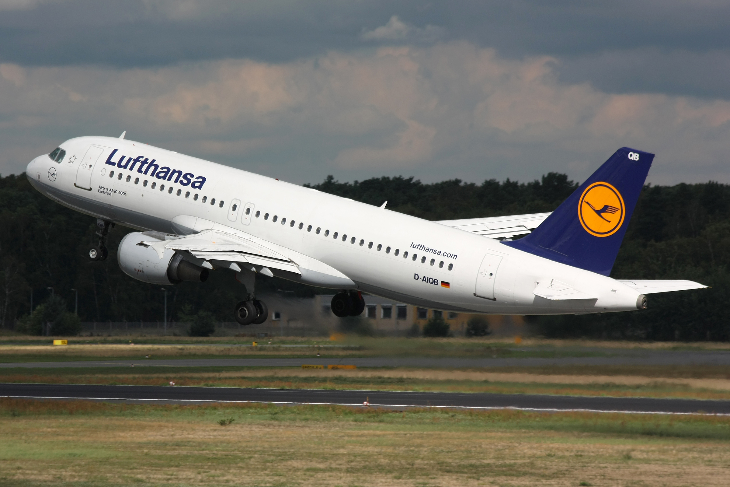 Lufthansa Technik: Gigante mundial da aviação que gera 6,5 mil milhões aterra em Santa Maria da Feira