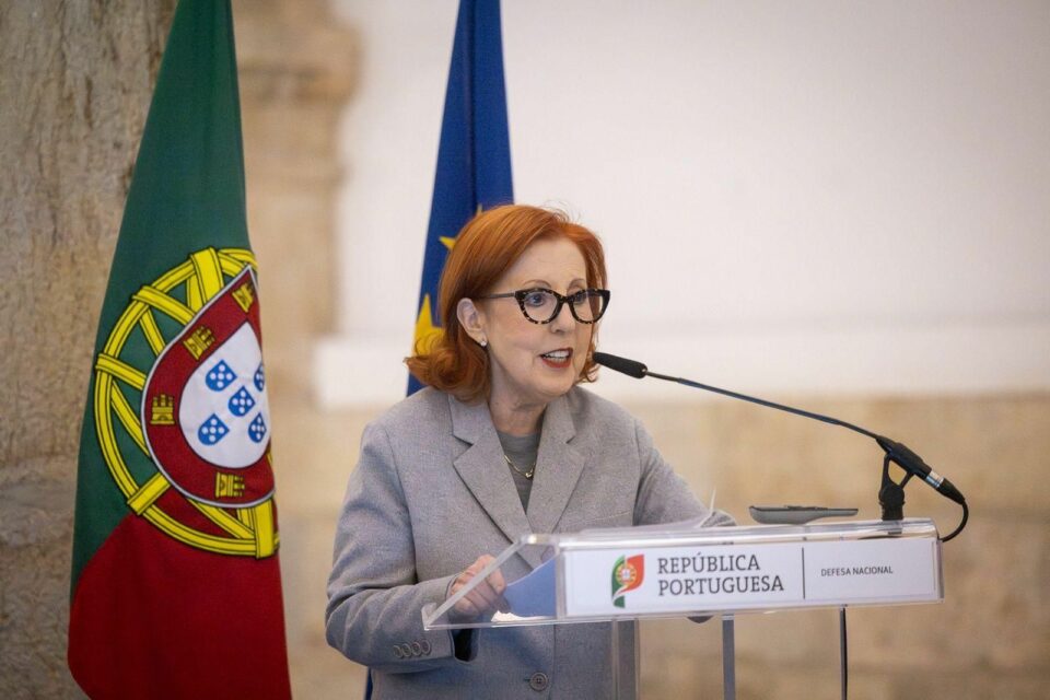 Refinaria de Sines portuguesa? "&Eacute; melhor", defende ministra do Ambiente