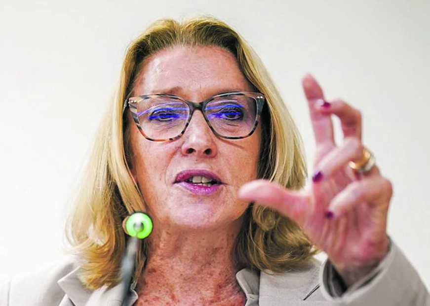 Ministra convoca UGT e patr&otilde;es para reuni&atilde;o na segunda-feira sobre lei laboral