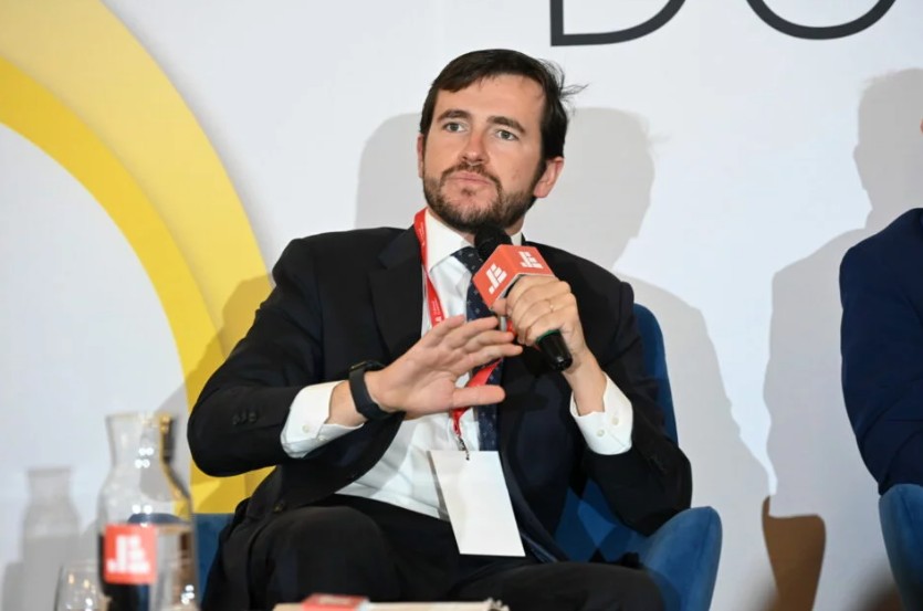 PS critica falta de “estratégia” no crescimento e denuncia “truques” do OE