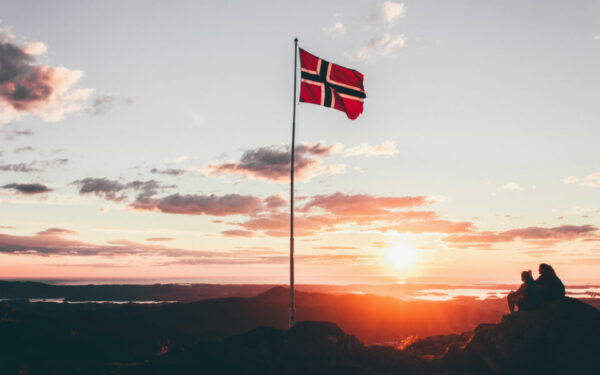 Pressionada por países vizinhos, Noruega mais que duplica apoio a Kiev em 2025