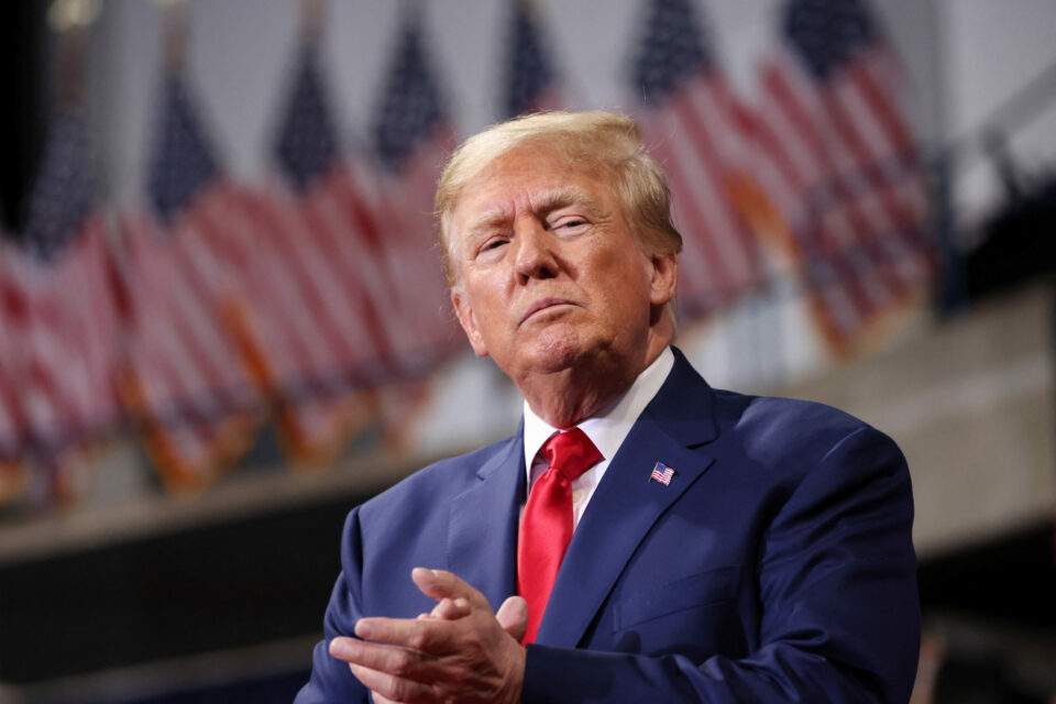 Ouro atinge novo recorde com ataques de Trump à Reserva Federal