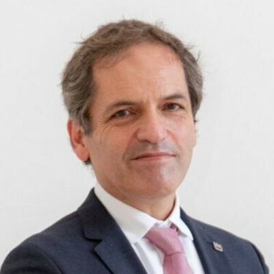 Universidades e ministro da Educa&ccedil;&atilde;o re&uacute;nem com "pacote de emerg&ecirc;ncia" na mesa&nbsp;