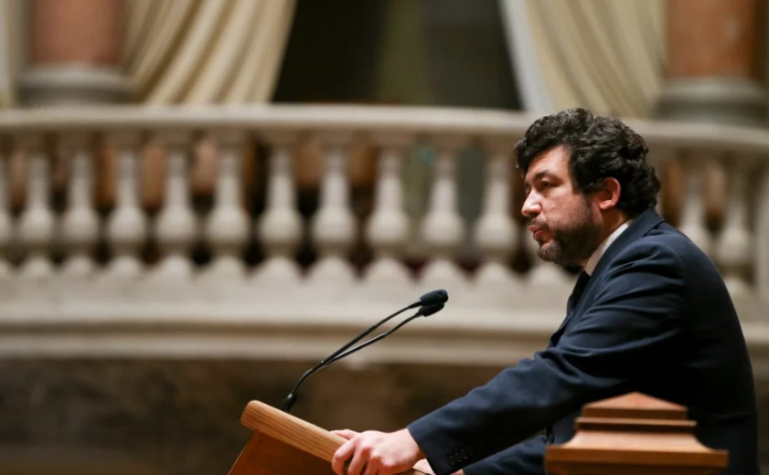 PS dispon&iacute;vel para negociar com PSD/CDS nova lei da nacionalidade &ldquo;sem radicalismos&rdquo;