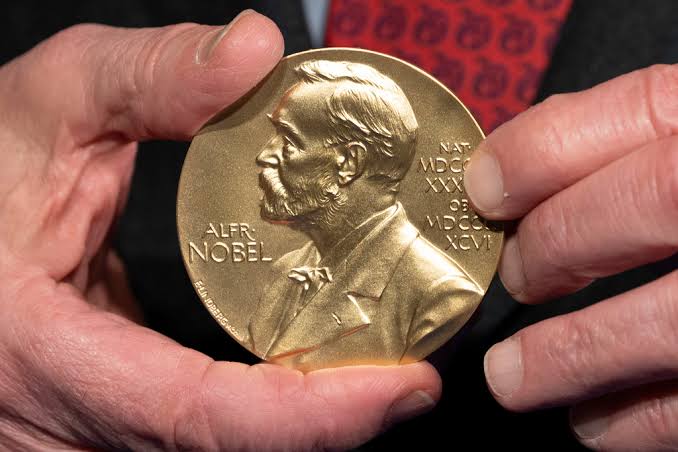 Quem disse que &eacute; poss&iacute;vel prever o vencedor do Nobel da Literatura?