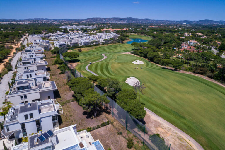 Ruas de luxo: Comprar casa na Quinta do Lago pode custar perto de oito milhões de euros