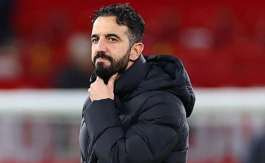 Comboio de Amorim descarrilou ap&oacute;s 14 meses e 500 milh&otilde;es de investimento no Manchester United