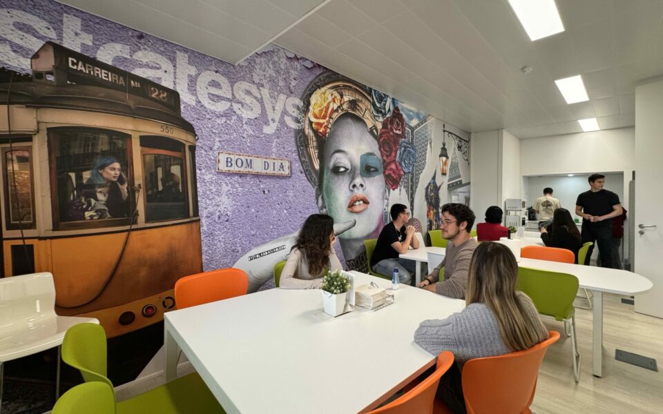 Stratesys espera crescer 20% em 2026 impulsionada por inteligência artificial e cibersegurança