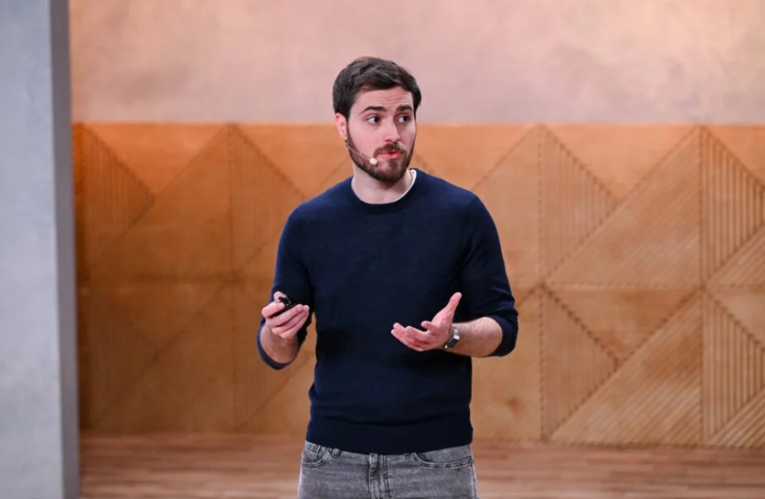 "&Eacute; cada vez mais dif&iacute;cil diferenciar bots e humanos", refere CPO da Tools for Humanity