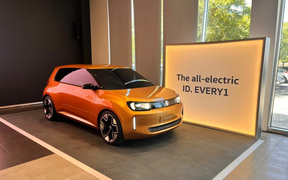 Produ&ccedil;&atilde;o da Autoeuropa afunda 25% &agrave; boleia da moderniza&ccedil;&atilde;o