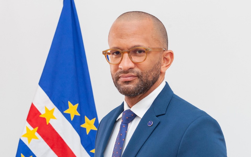 Ministro do Mar de Cabo Verde: "Recursos africanos têm de ser desenvolvidos em África"