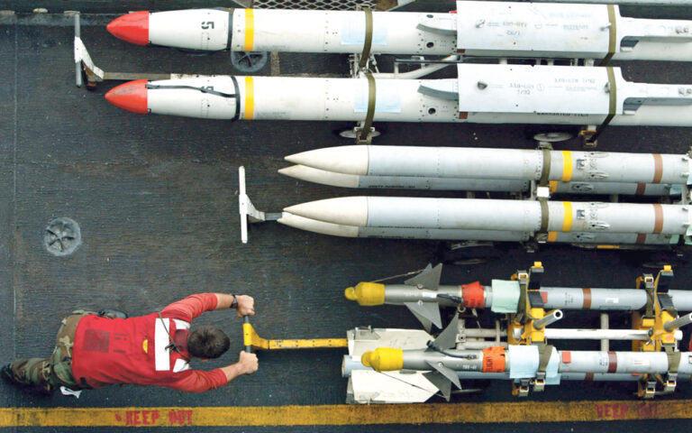 Conselho Europeu aprova versão final do programa europeu de defesa