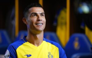 Cristiano Ronaldo amea&ccedil;a rescindir e abandonar a Ar&aacute;bia Saudita
