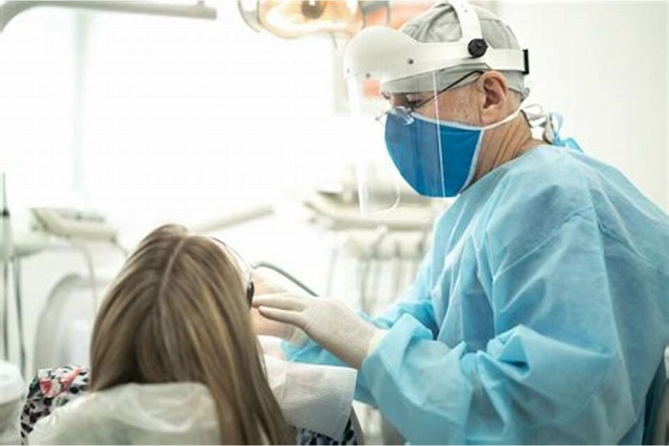 Dirigentes da Ordem dos Médicos Dentistas acumularam funções com cargos em sindicato