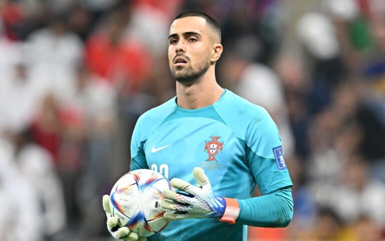 Sal&aacute;rios no futebol: Tr&ecirc;s portugueses lideram lista dos que mais milh&otilde;es ganham