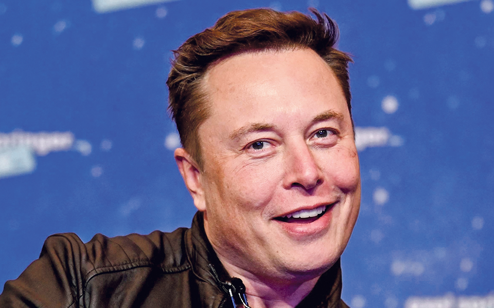 Pássaro levanta voo e incógnita pousa. Musk coloca futuro do Twitter em dúvida mas ascende ao pódio dos ricos