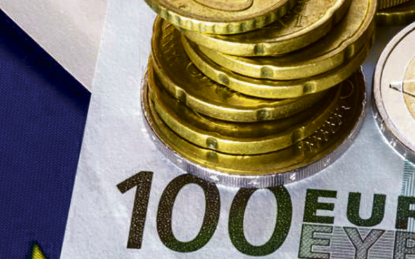 Mercado refor&ccedil;a valoriza&ccedil;&atilde;o do euro face ao d&oacute;lar