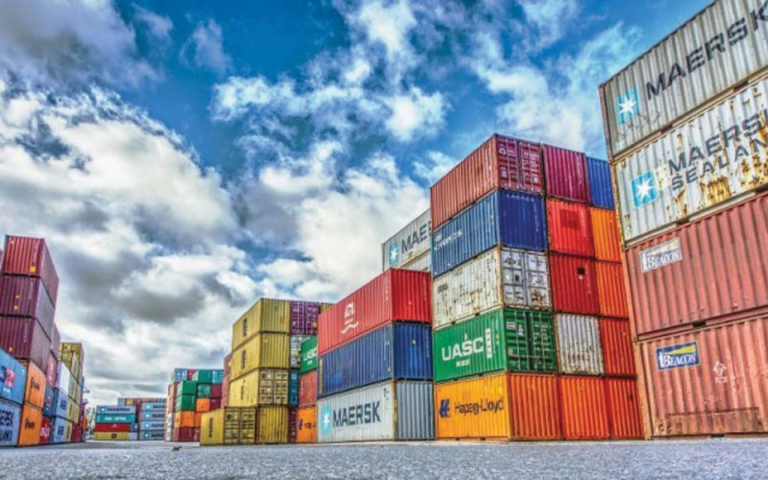 Exportações chinesas crescem o triplo do esperado em março, antes de efeitos das tarifas
