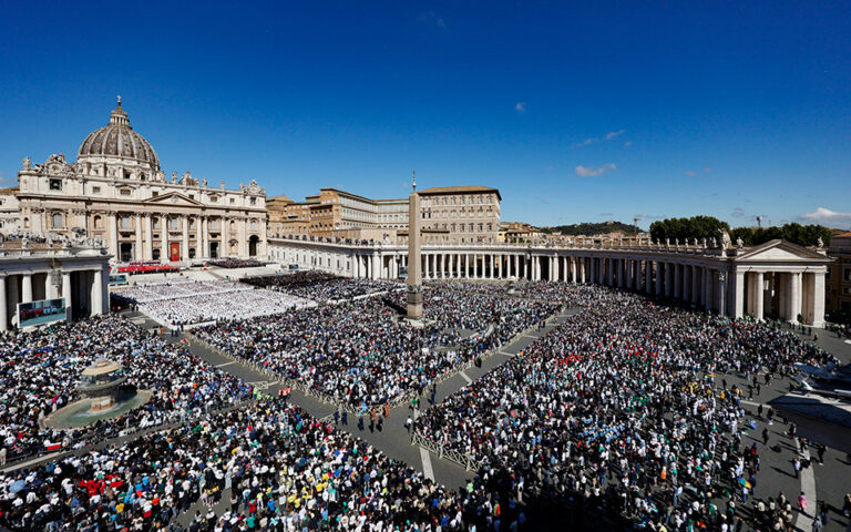 Sucessão de Papa Francisco decorre em Roma