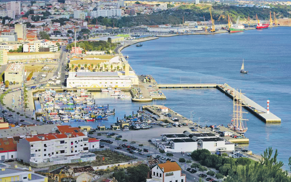 Grupo Pestana prossegue guerra  contra obras no porto de Setúbal