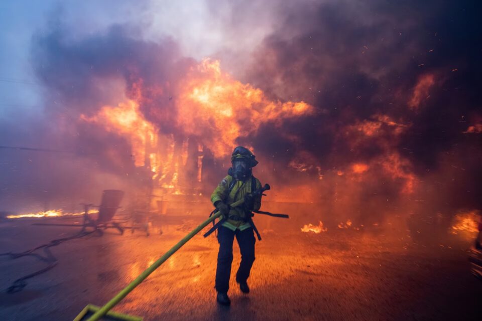 Incêndios em Los Angeles provocam maior perda segurada da história dos EUA