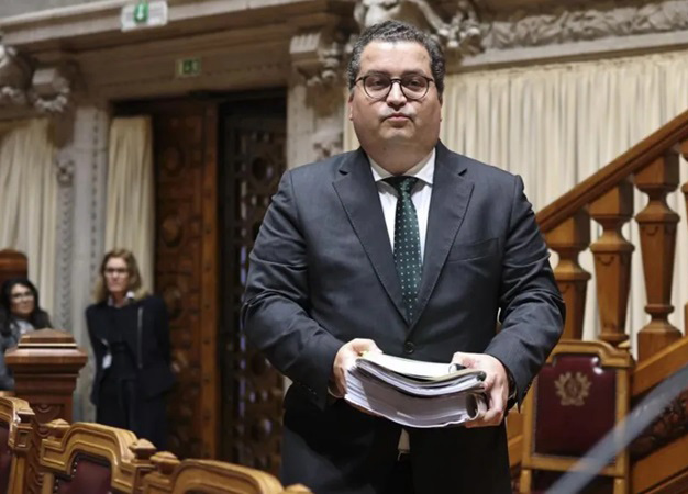 OE2027: Chega diz que o Governo &eacute; "insens&iacute;vel aos problemas" dos portugueses