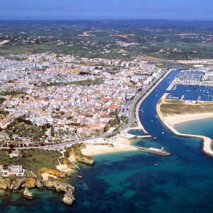 De Lagos a Milfontes. Casas de praia em Portugal são as que mais encarecem no sul da Europa