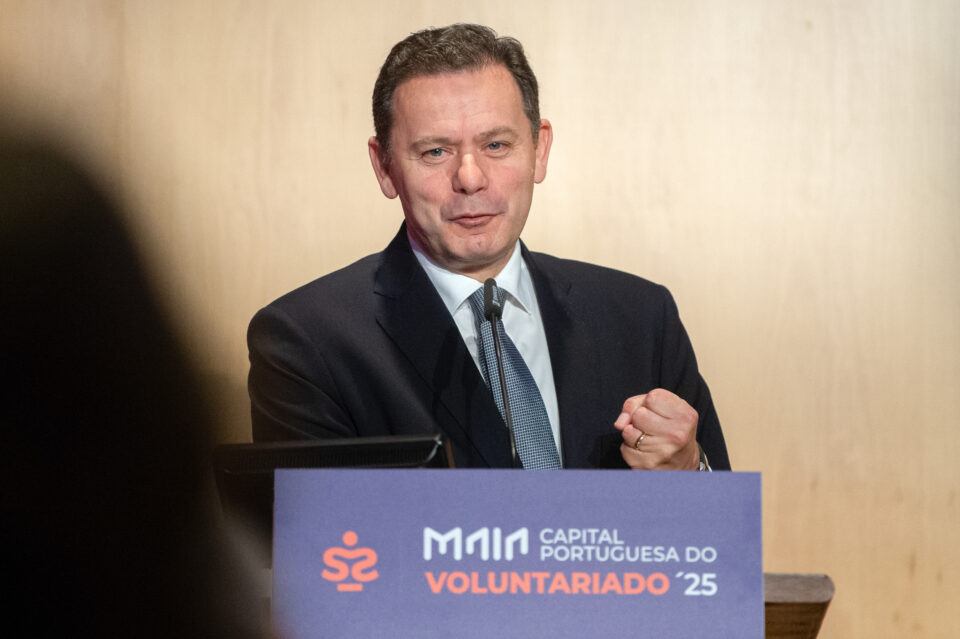 Montenegro anuncia mais 1.300 milhões para habitação acessível